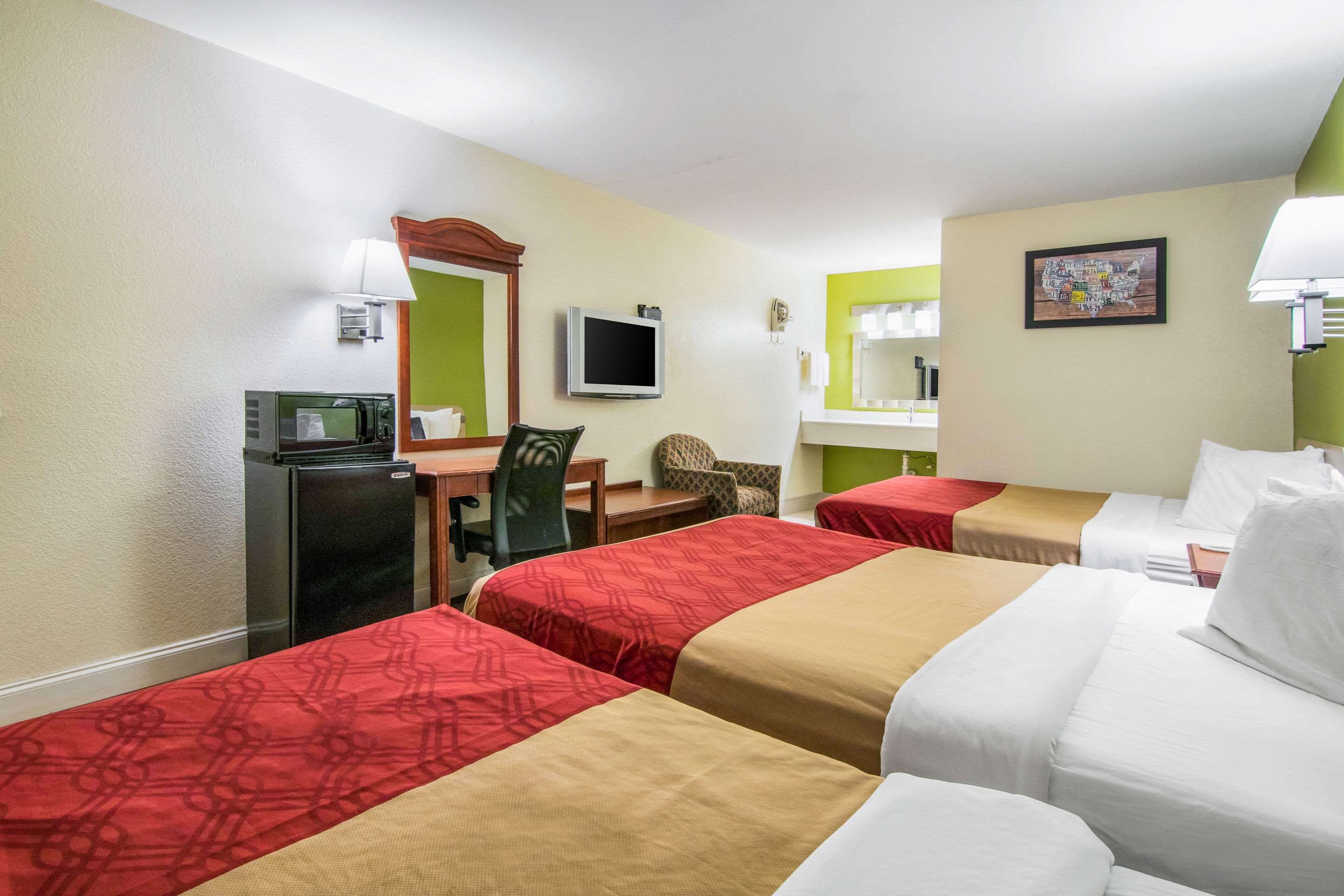 Econo Lodge Atlanta Airport East Photo