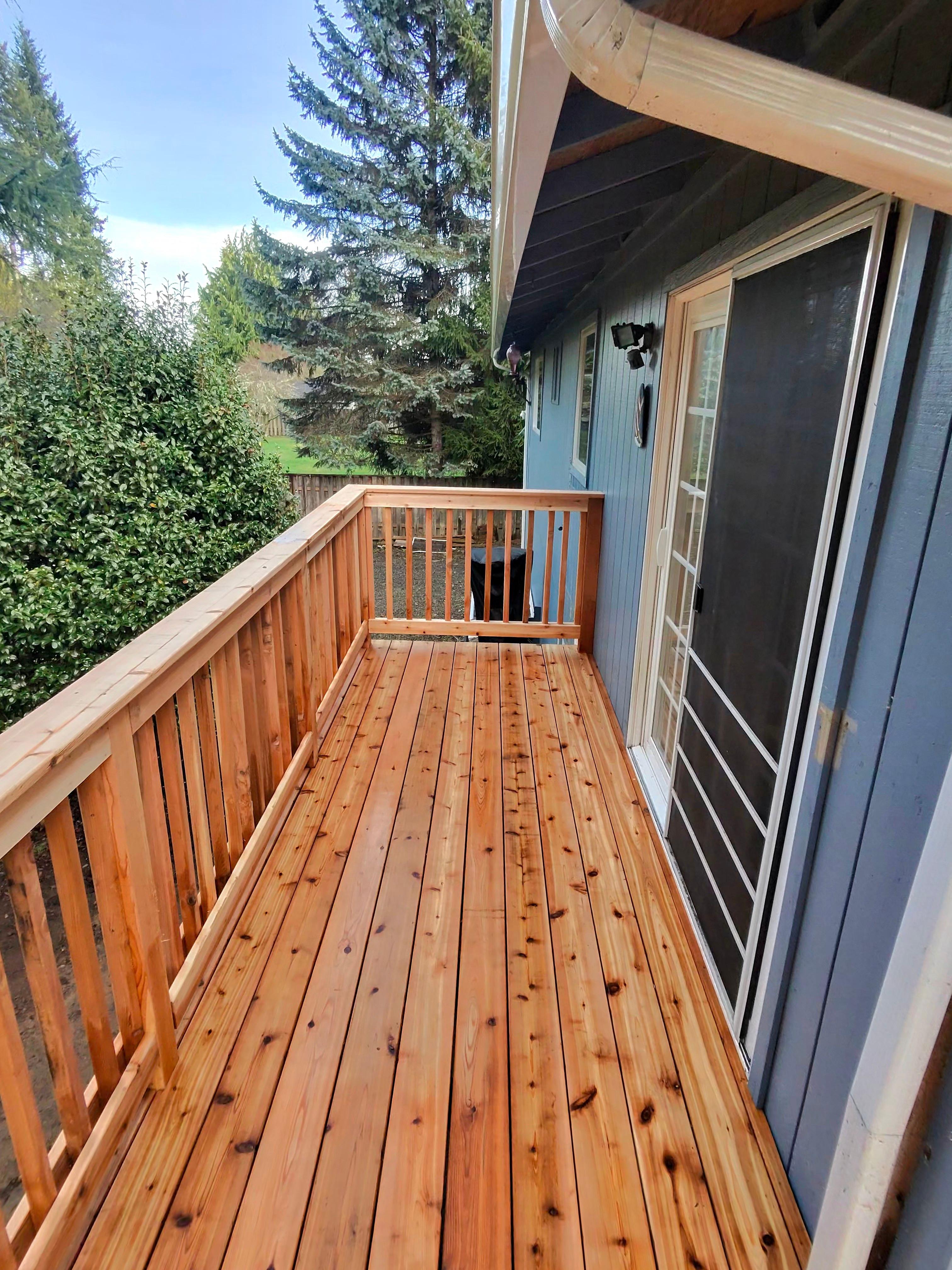 Harbor Deck and Fence Image