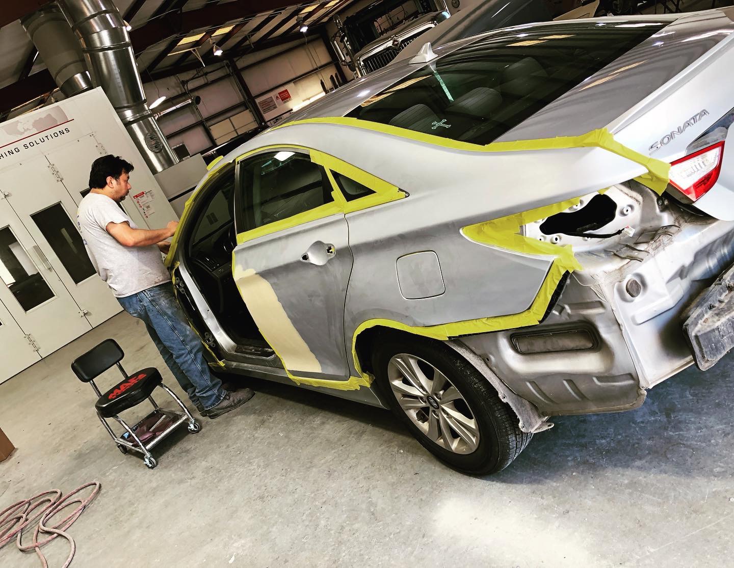 Powhatan Collision and Glass LLC Image