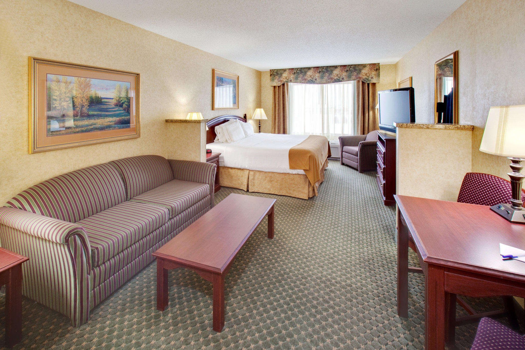 Holiday Inn Express & Suites Bismarck Photo