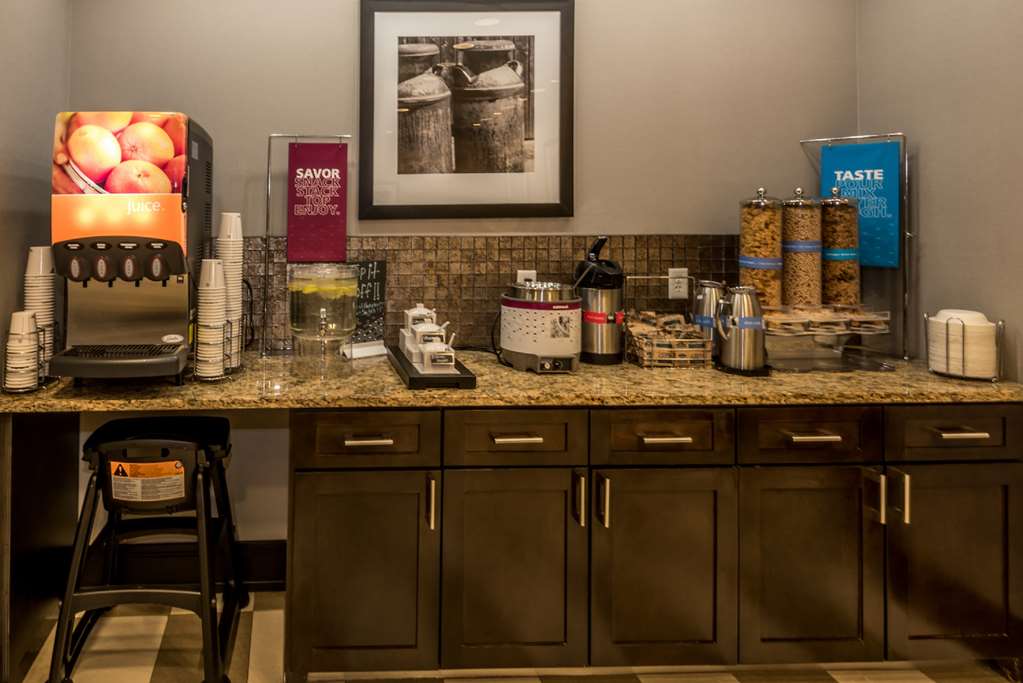 Hampton Inn & Suites Gulfport I-10 Image