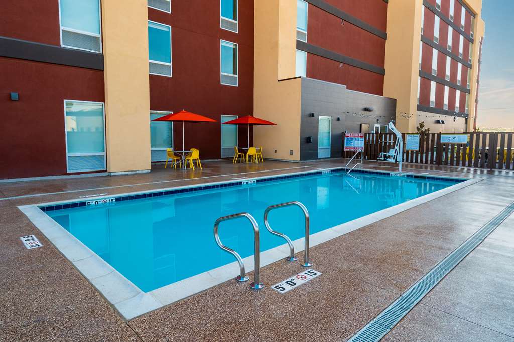 Home2 Suites by Hilton Bakersfield Image