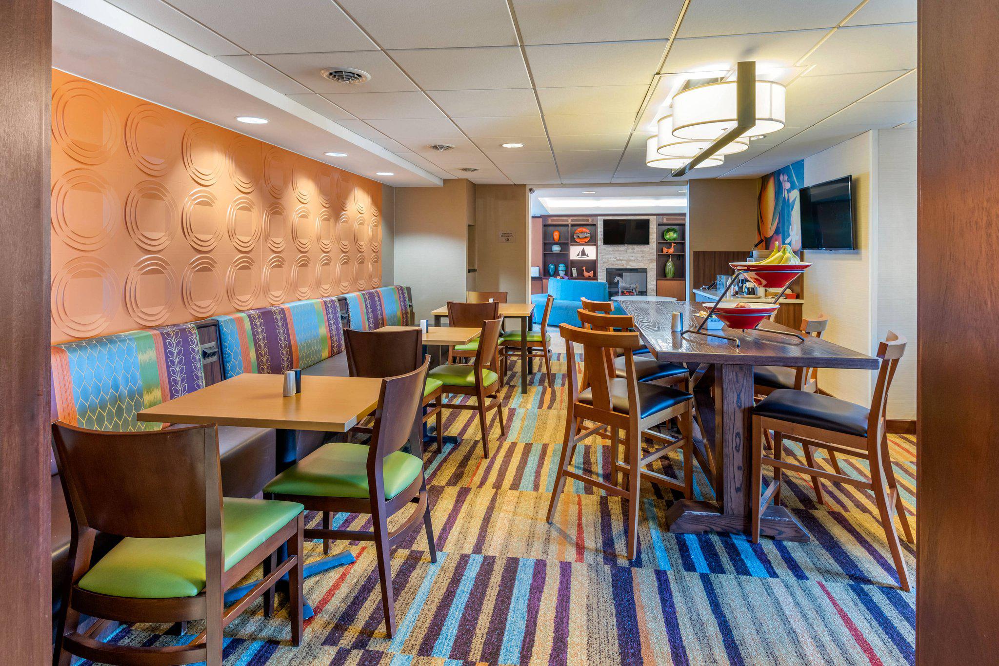 Fairfield Inn by Marriott Portland Maine Mall Photo