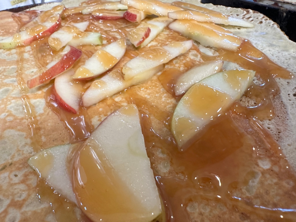 Caramel Apple Crêpe