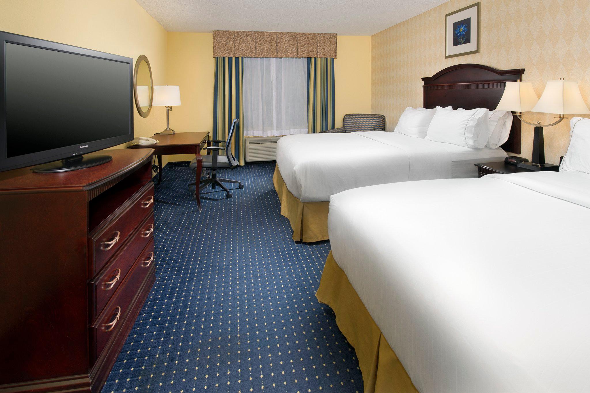 Holiday Inn Express & Suites San Antonio West-Seaworld Area Photo