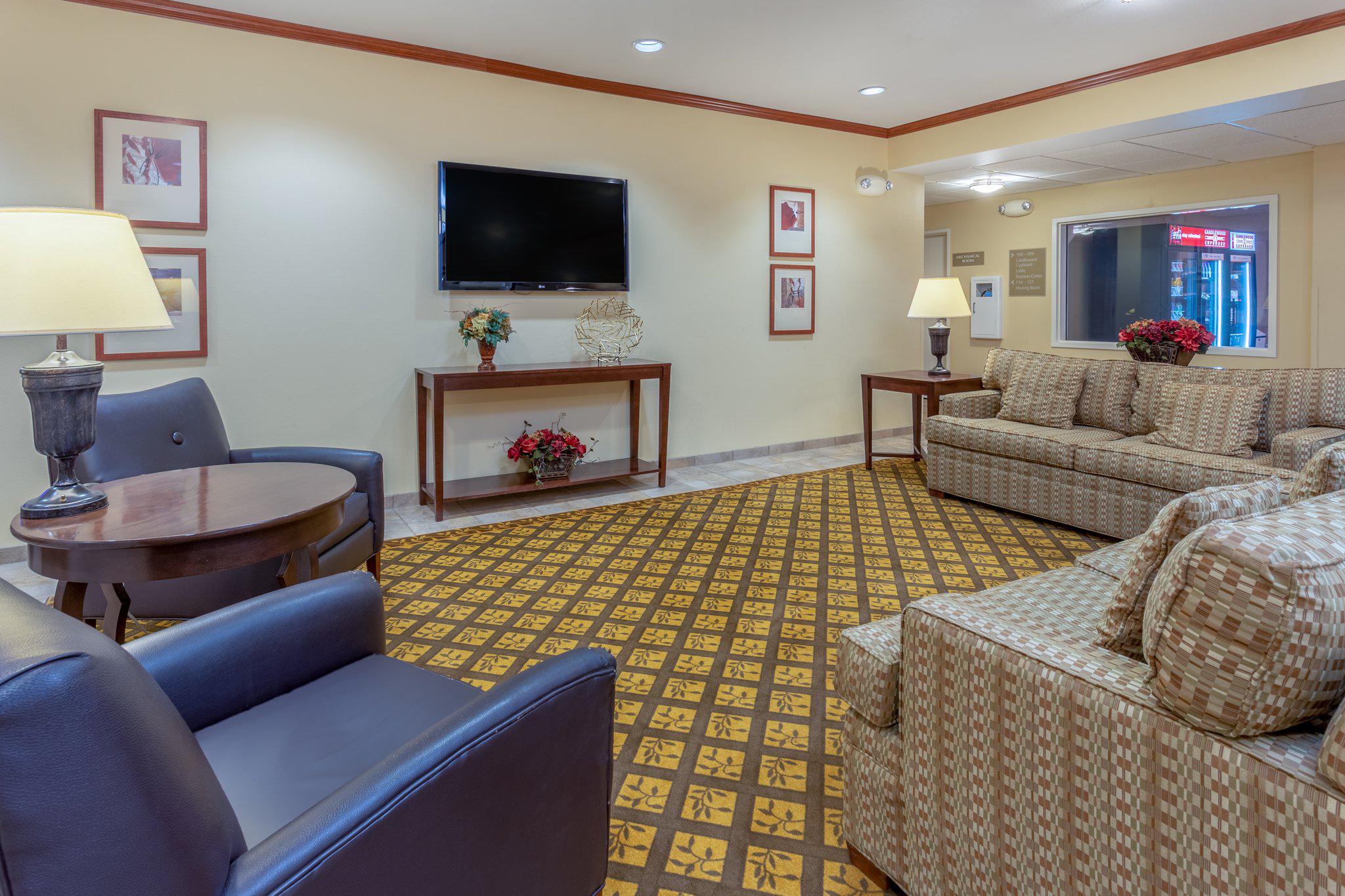 Candlewood Suites Minot Photo
