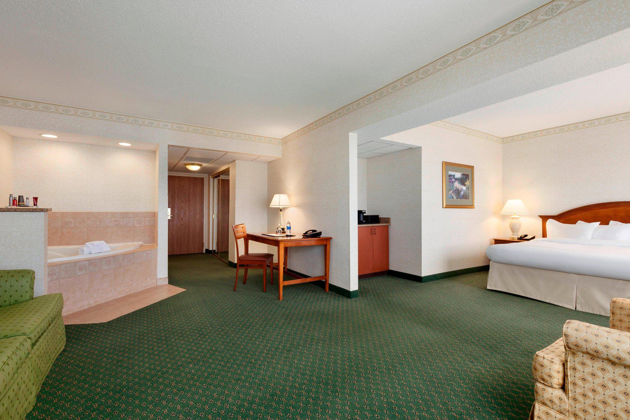 Cedar Rapids Marriott Photo