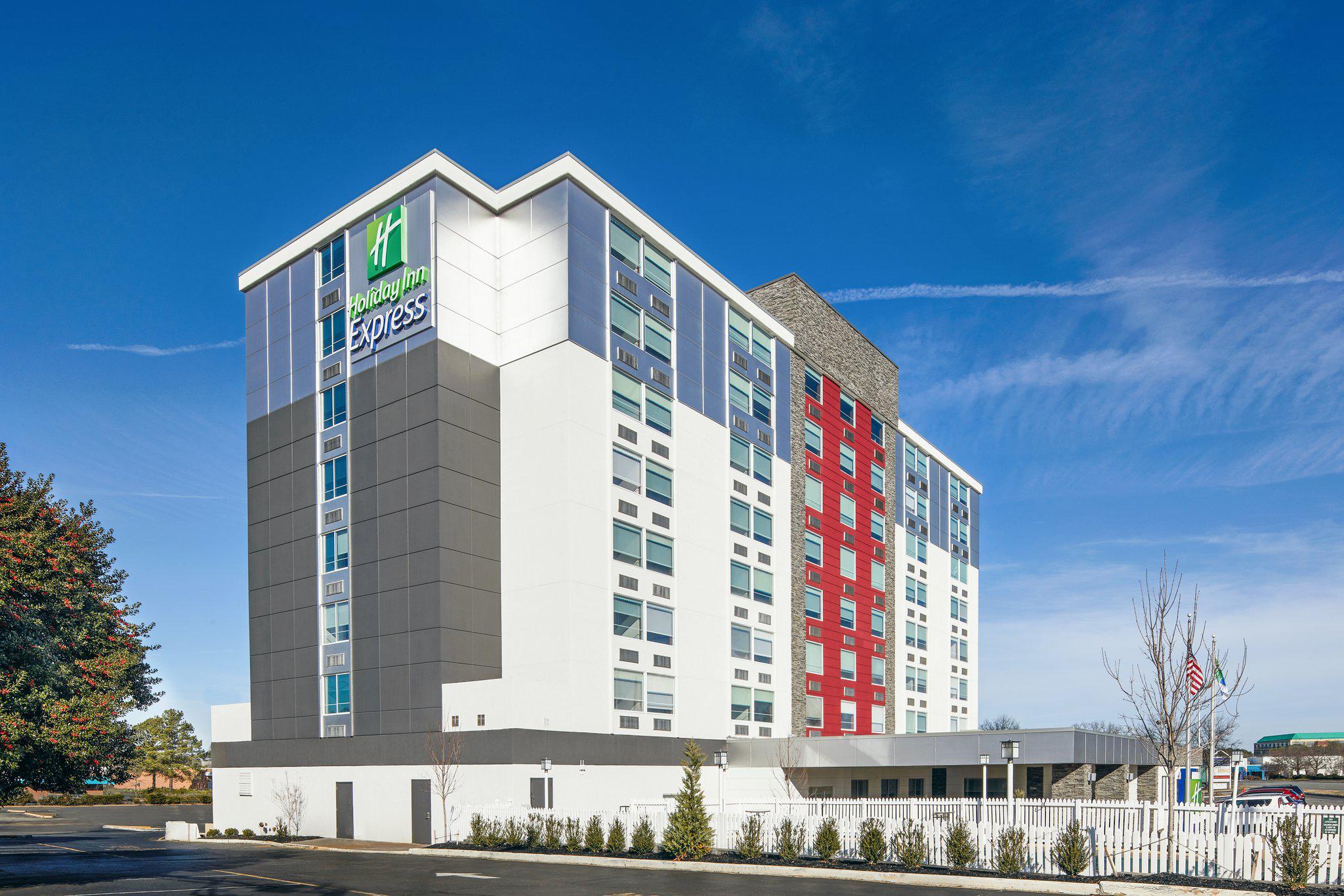 Holiday Inn Express Richmond - Midtown Photo