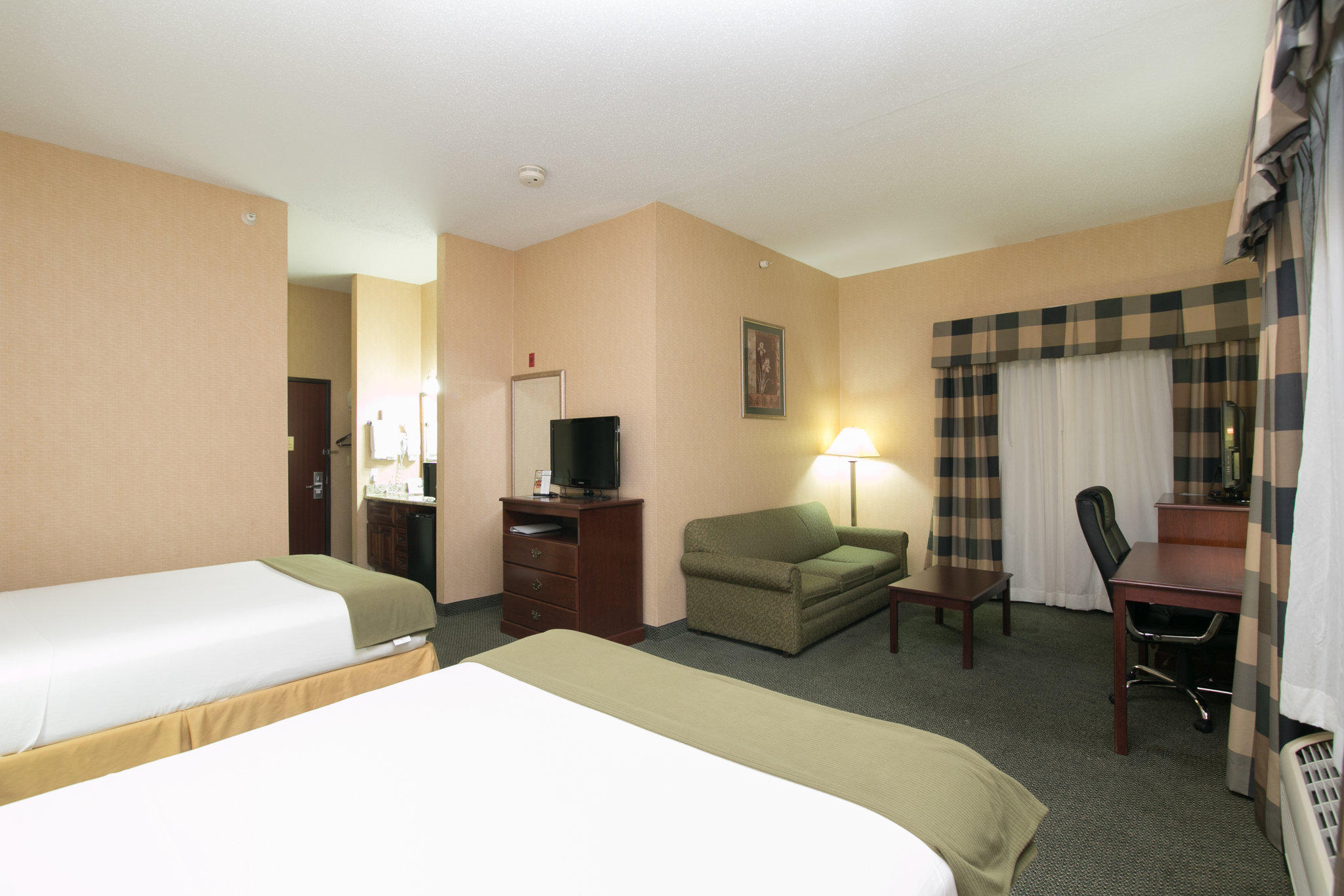 Holiday Inn Express & Suites Sycamore Photo