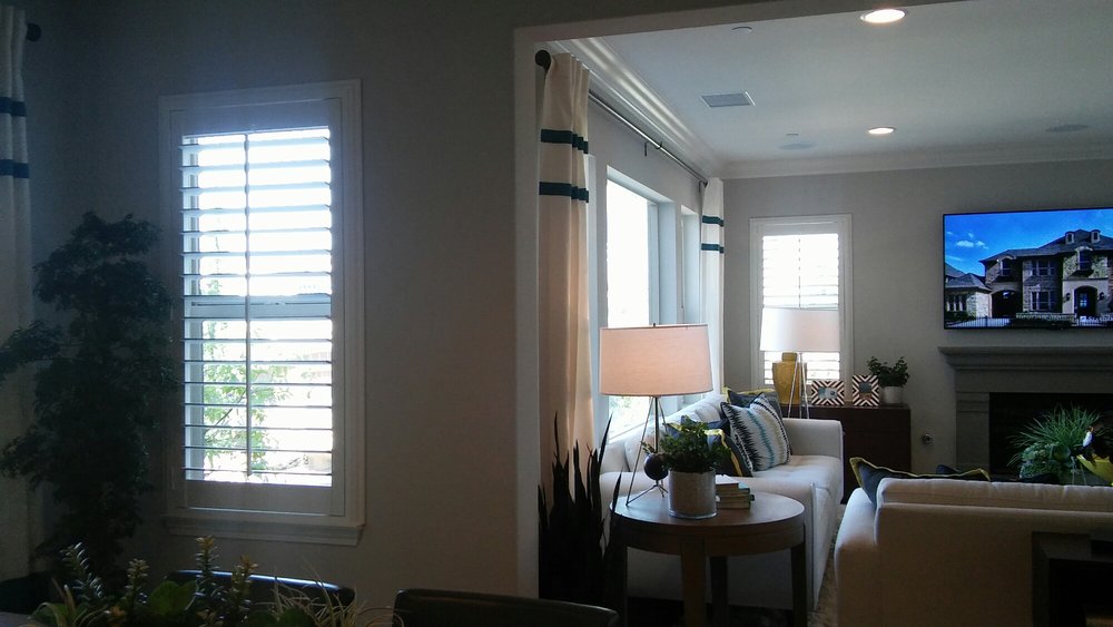 Ramiro's shutters Image