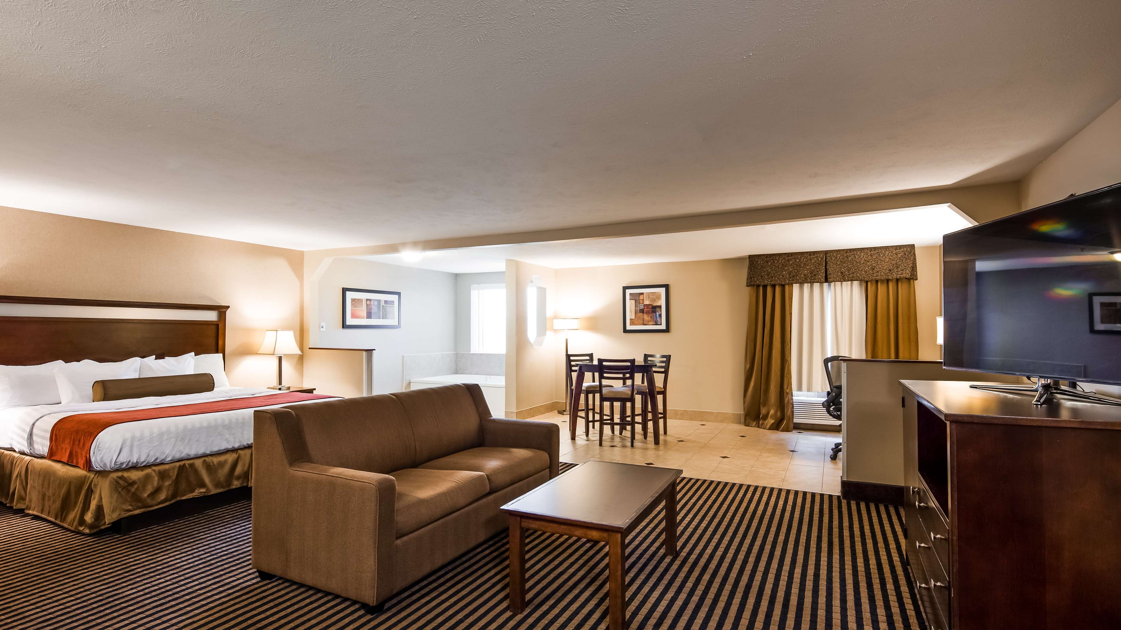 Best Western Plus Prairie Inn Photo