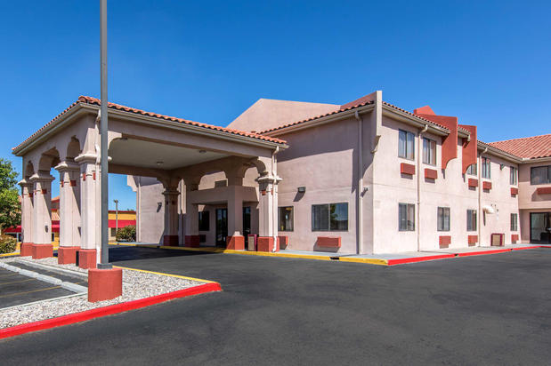 Images Quality Inn & Suites
