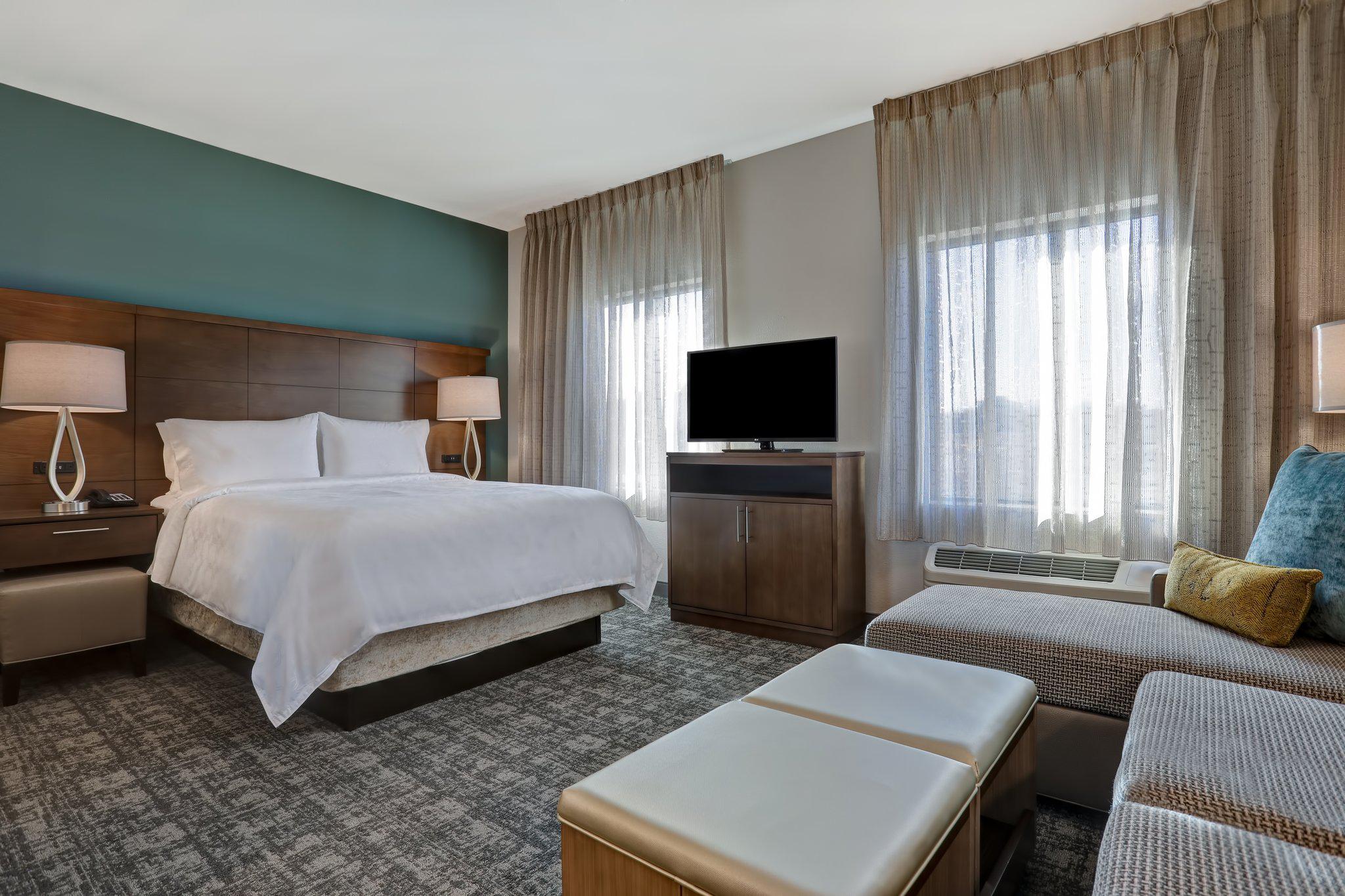 Staybridge Suites Overland Park-Kansas City Area Photo