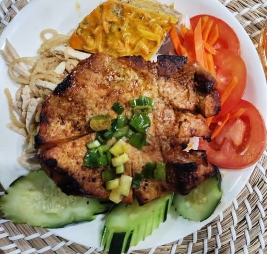 C4 - Combo Grilled Pork Chop - Cơm Sườn Bì Chả
