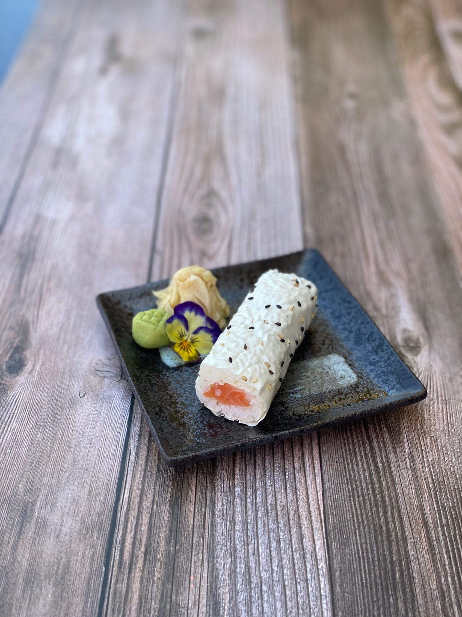 Salmon Hand Roll