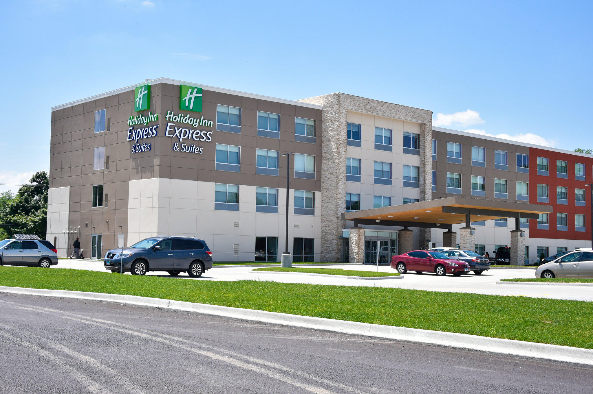 Holiday Inn Express & Suites Bensenville - O'Hare Photo
