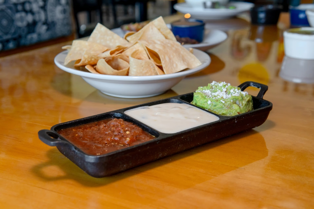 Tres Amigos