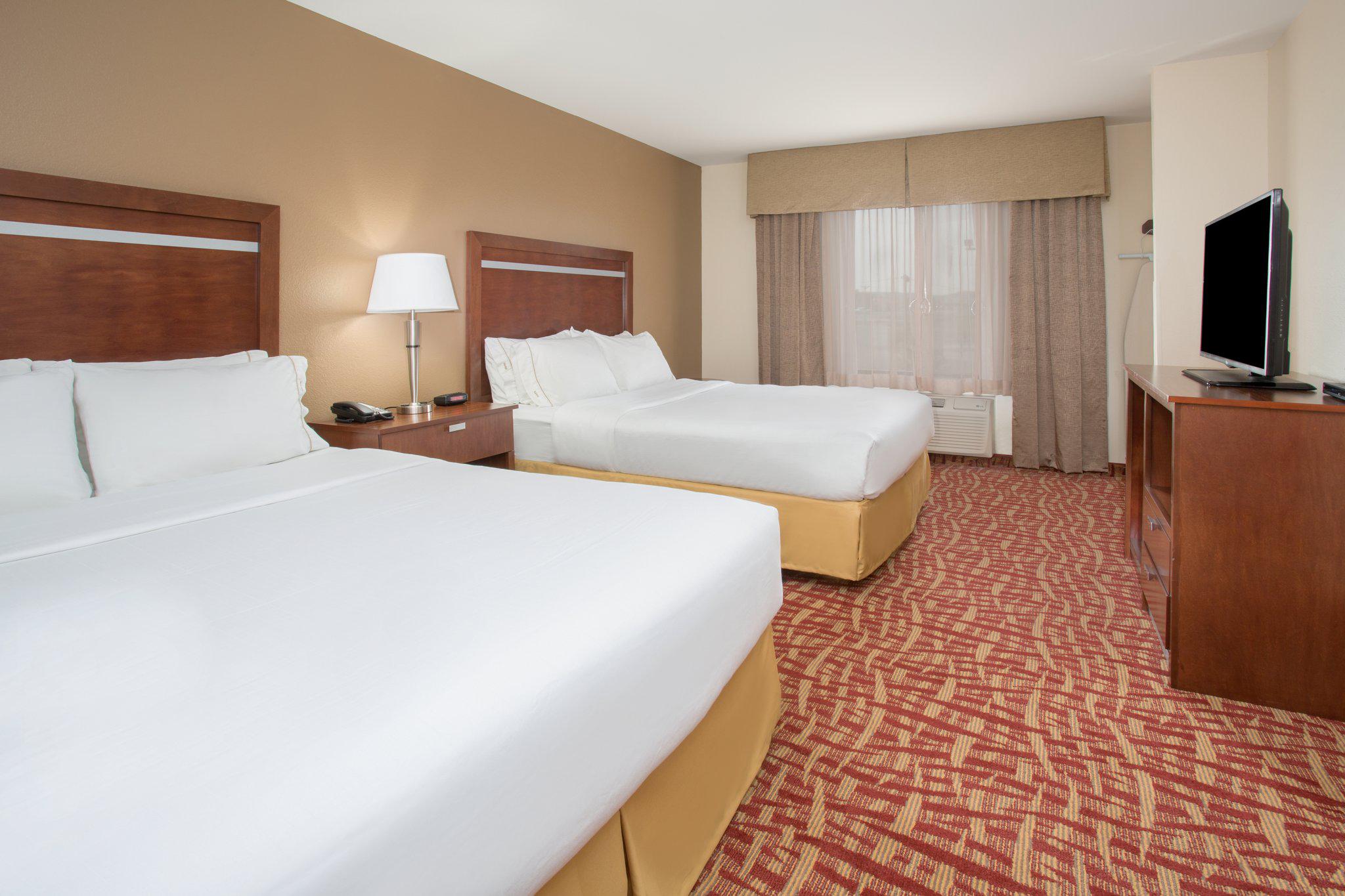 Holiday Inn Express & Suites Glendive Photo