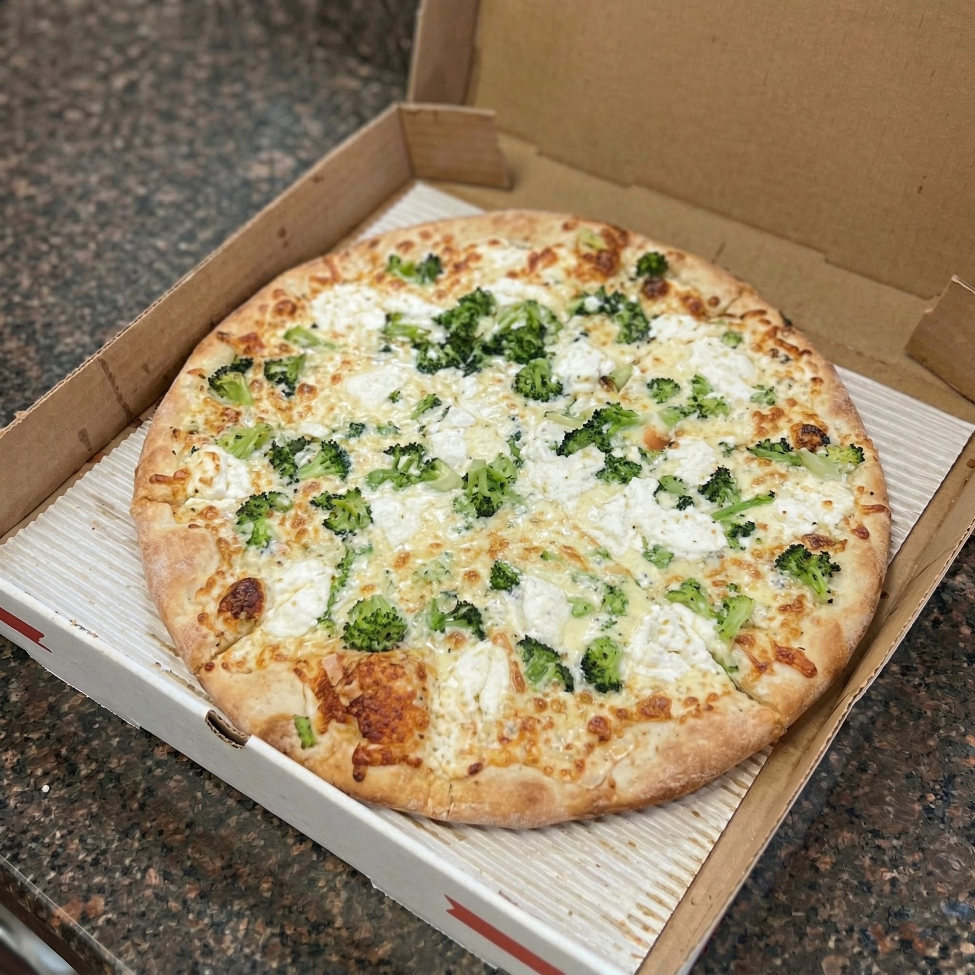 Chicken & Broccoli White Pizza