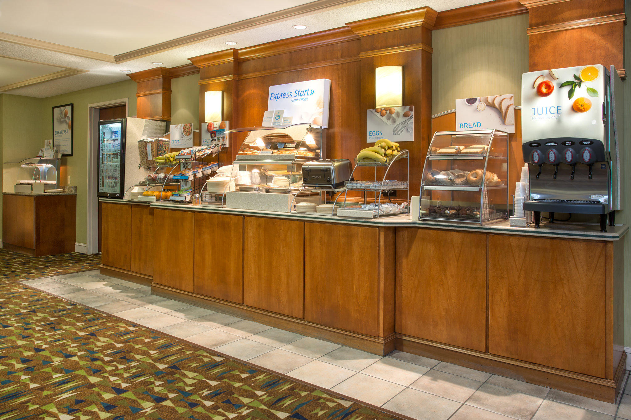 Holiday Inn Express & Suites Kalamazoo Photo