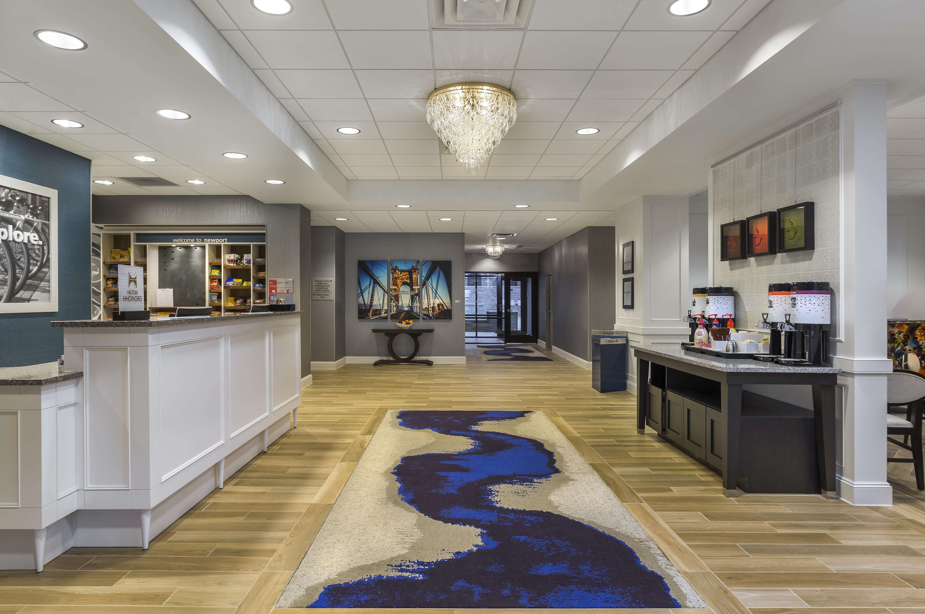 Hampton Inn & Suites Newport/Cincinnati Photo