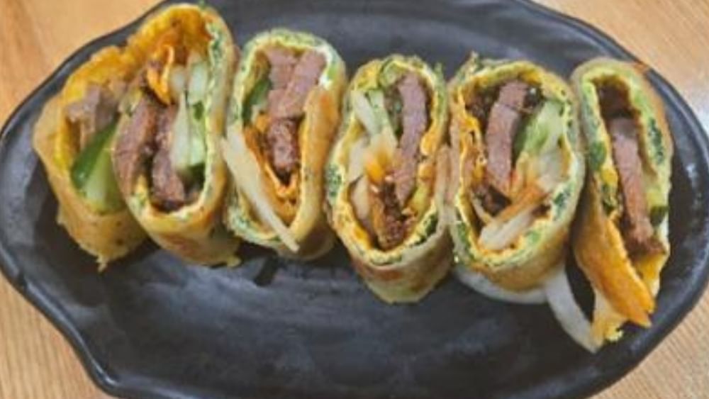 Beef Egg Crepe Roll 牛肉卷