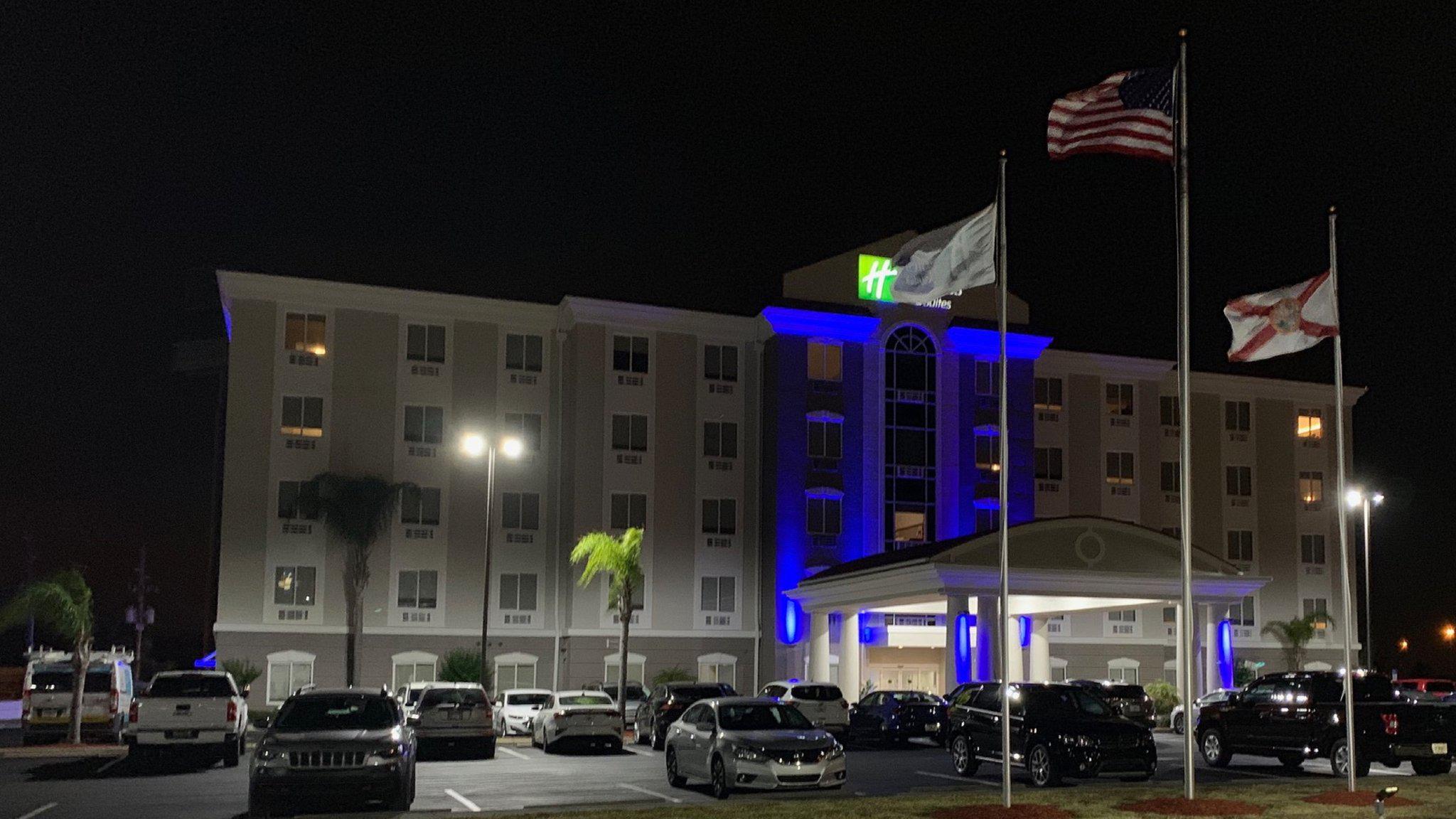 Holiday Inn Express & Suites Orlando South-Davenport Photo