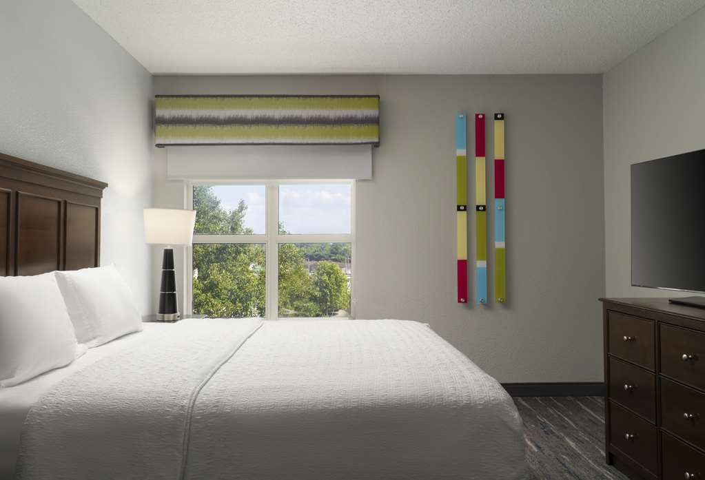 Hampton Inn & Suites Newport News (Oyster Point) Image