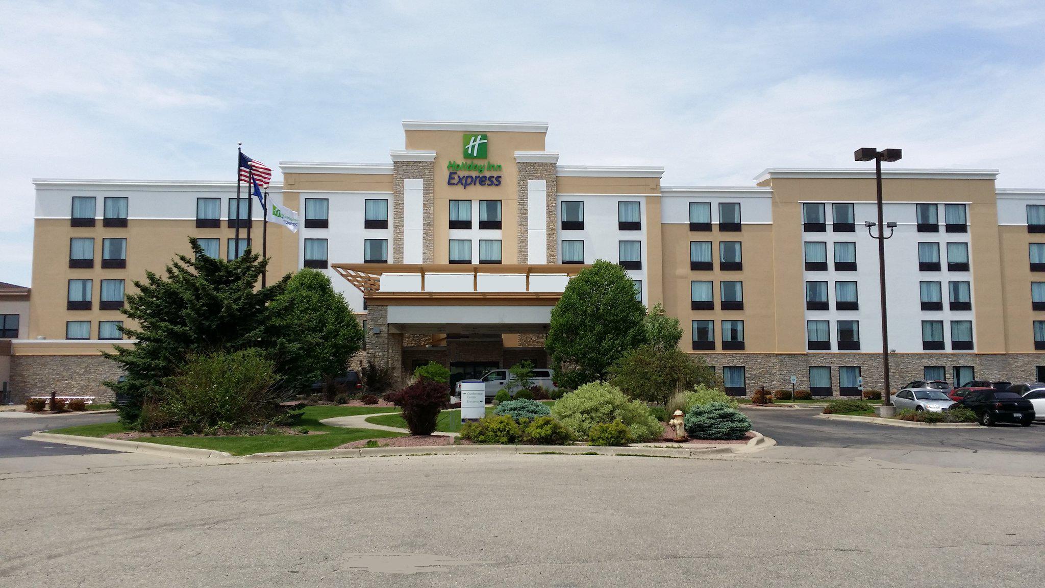 Holiday Inn Express Janesville-I-90 & US Hwy 14 Photo