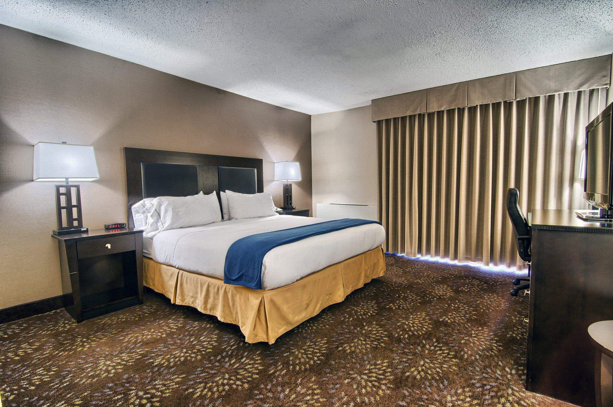 Holiday Inn Express Detroit-Birmingham Photo