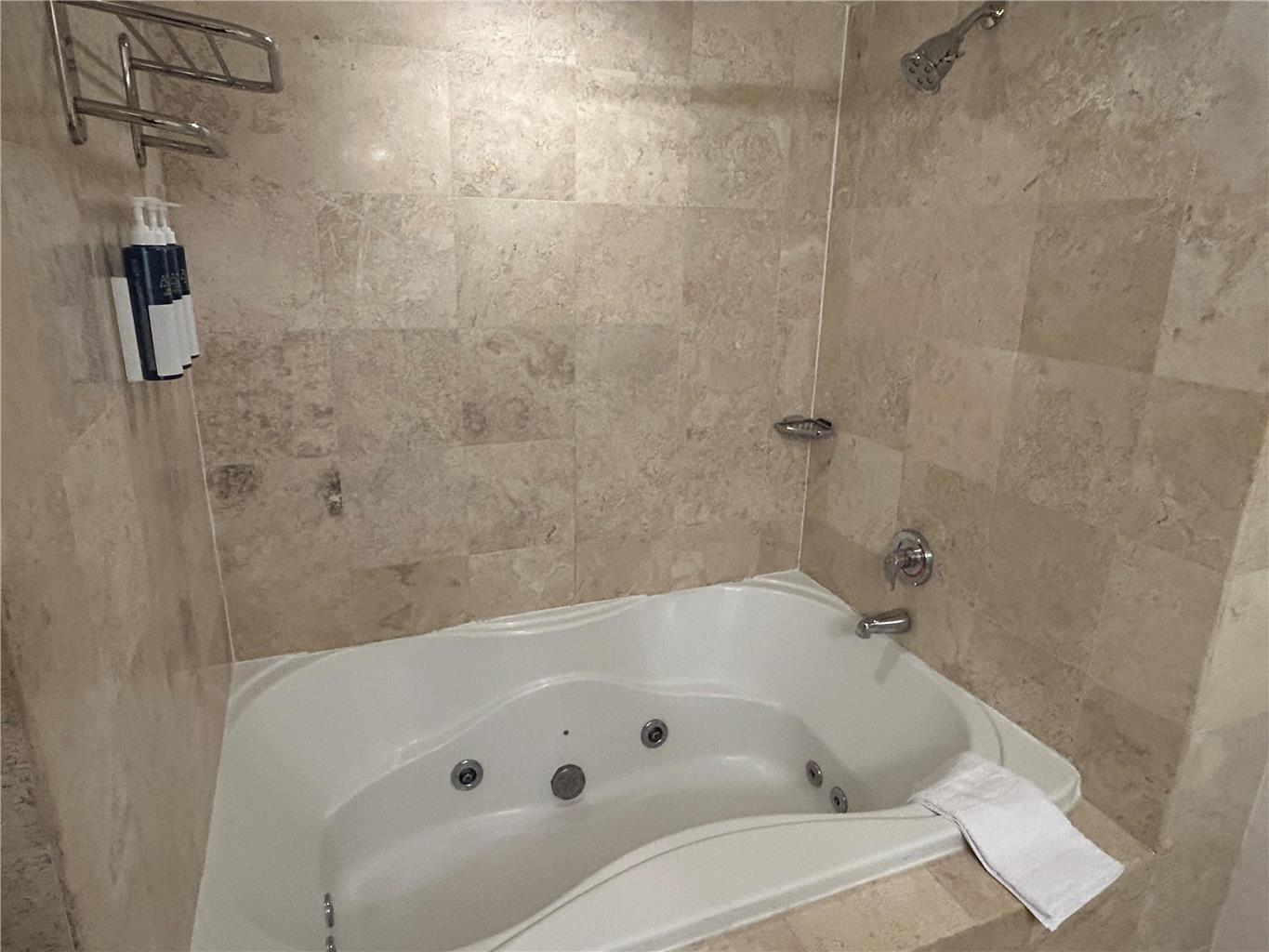 Best Western Premier Plainview-Long Island Hotel Image