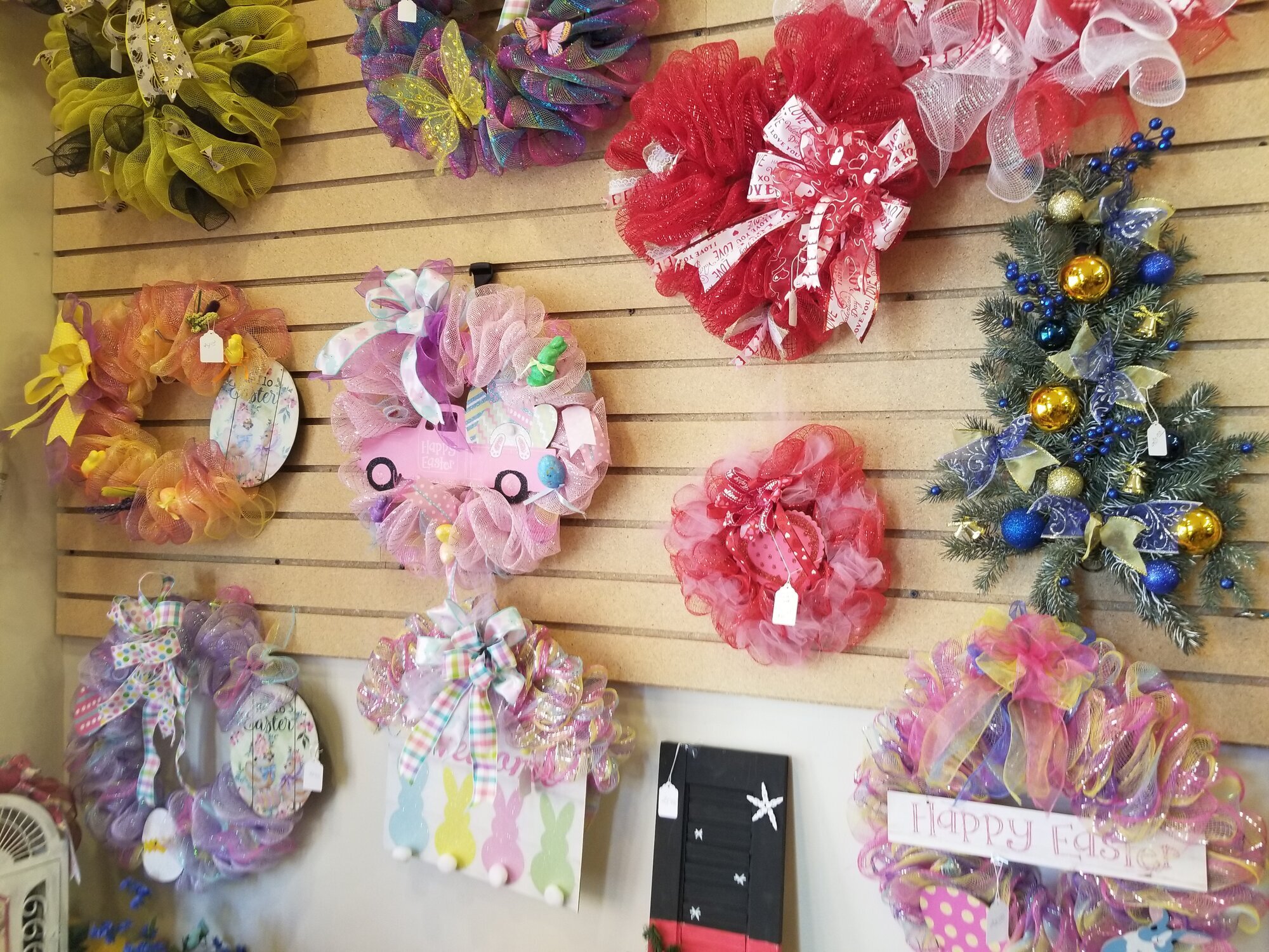 Liberty Street General Store - Craft Table Image