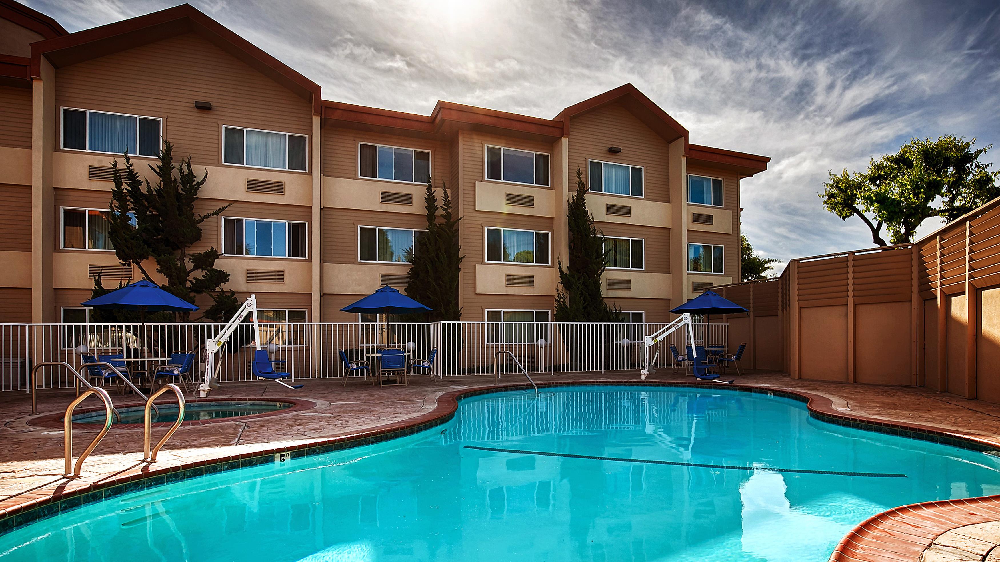 Best Western Inn & Suites At Discovery Kingdom Image