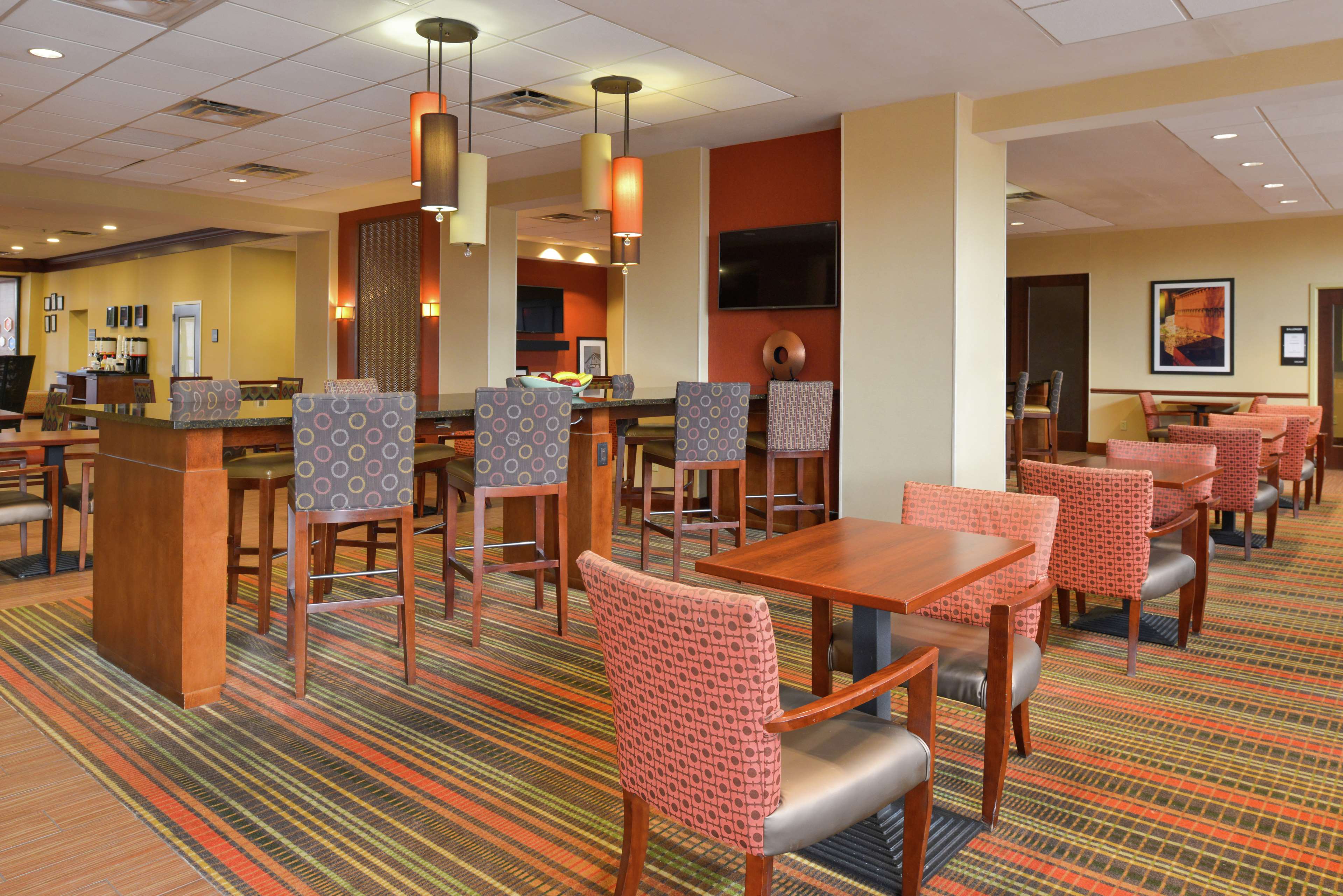 Hampton Inn Frederick Photo