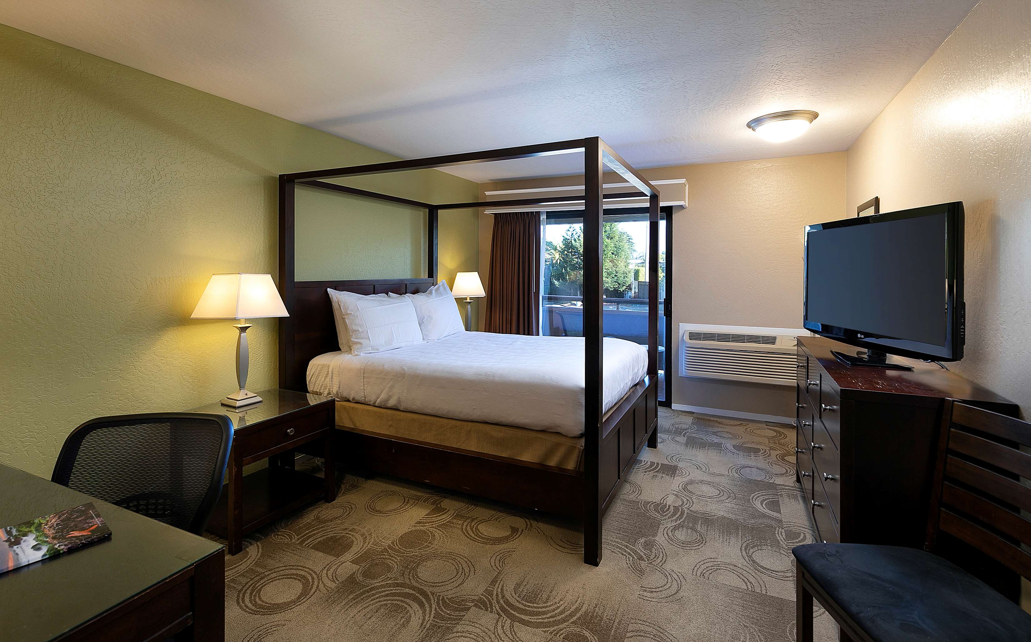 Best Western Seacliff Inn Photo