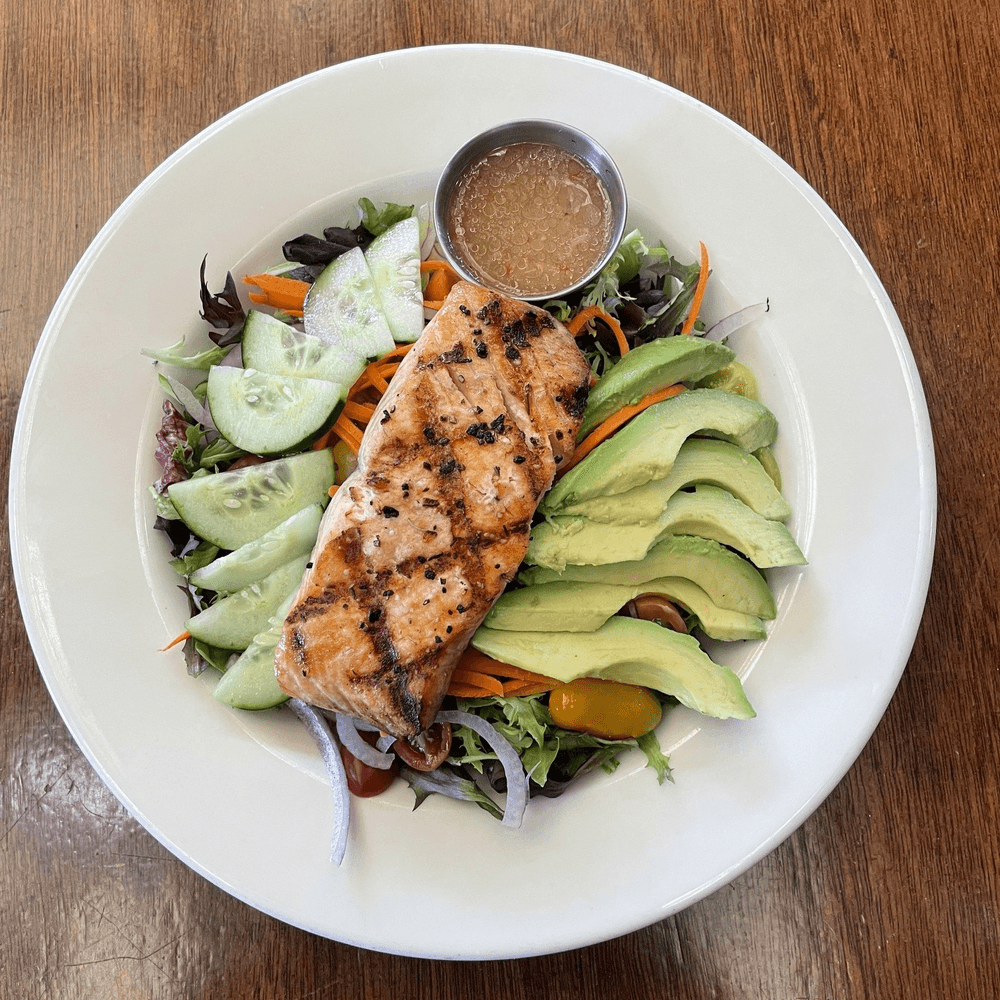 Grilled Salmon Salad
