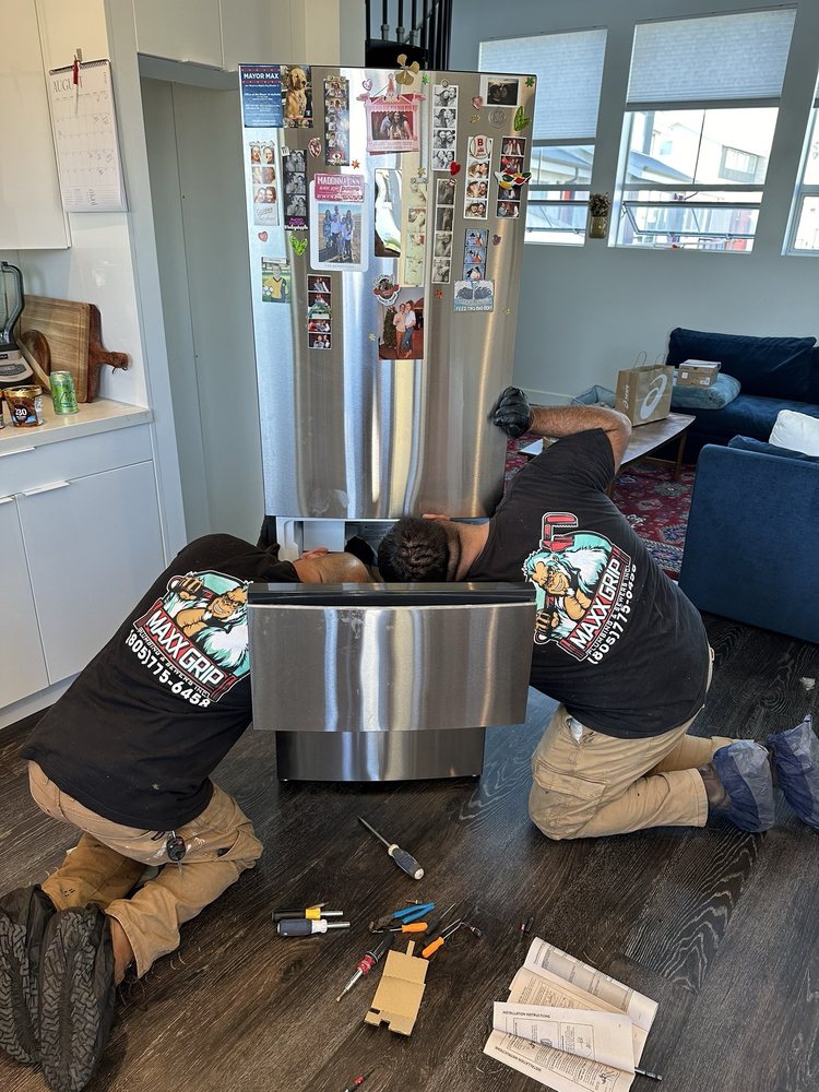 Maxx Grip Plumbing &amp; Sewer Service Inc. Logo