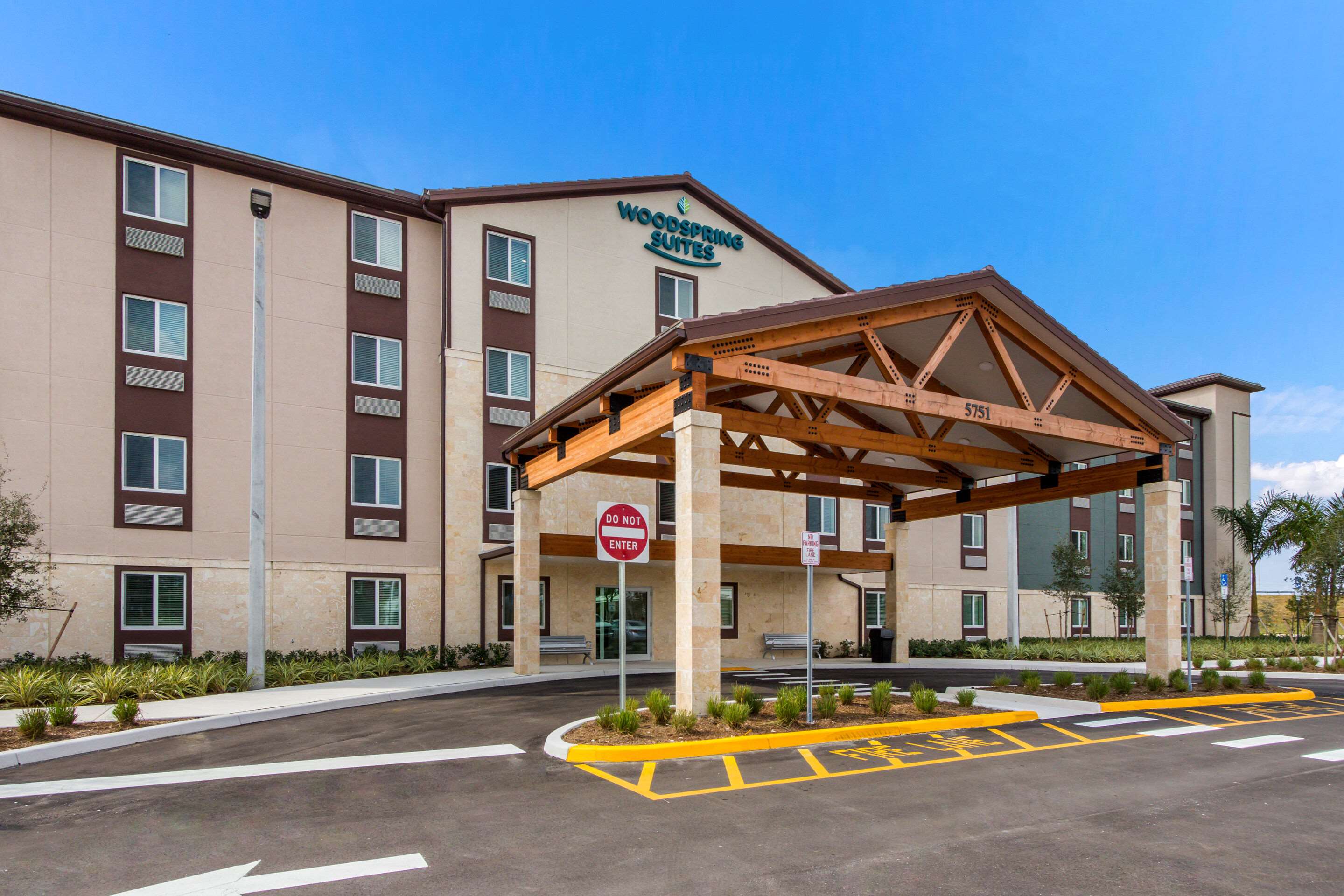 WoodSpring Suites Tamarac Photo