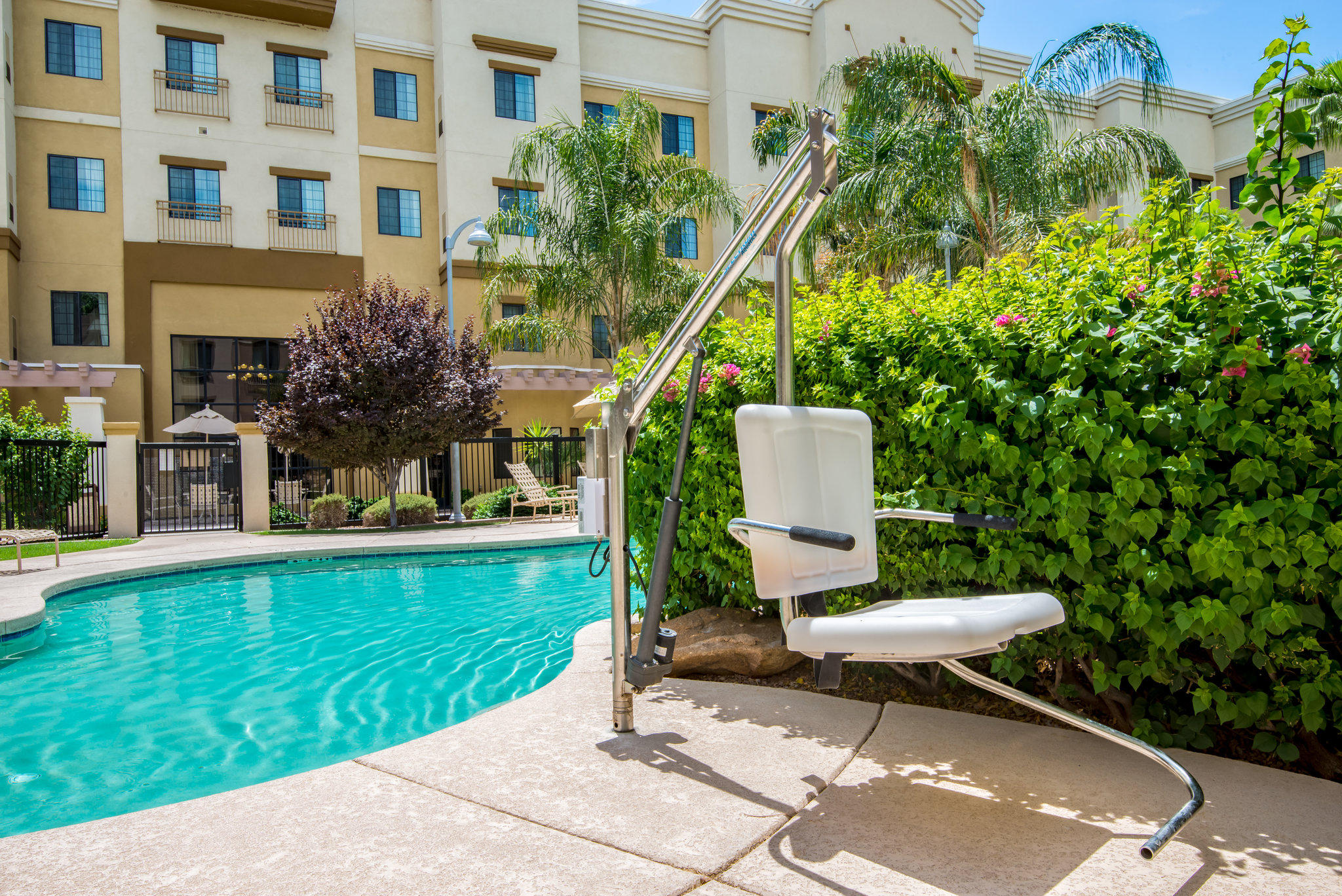 Holiday Inn Express & Suites Phoenix - Glendale Sports Dist Photo
