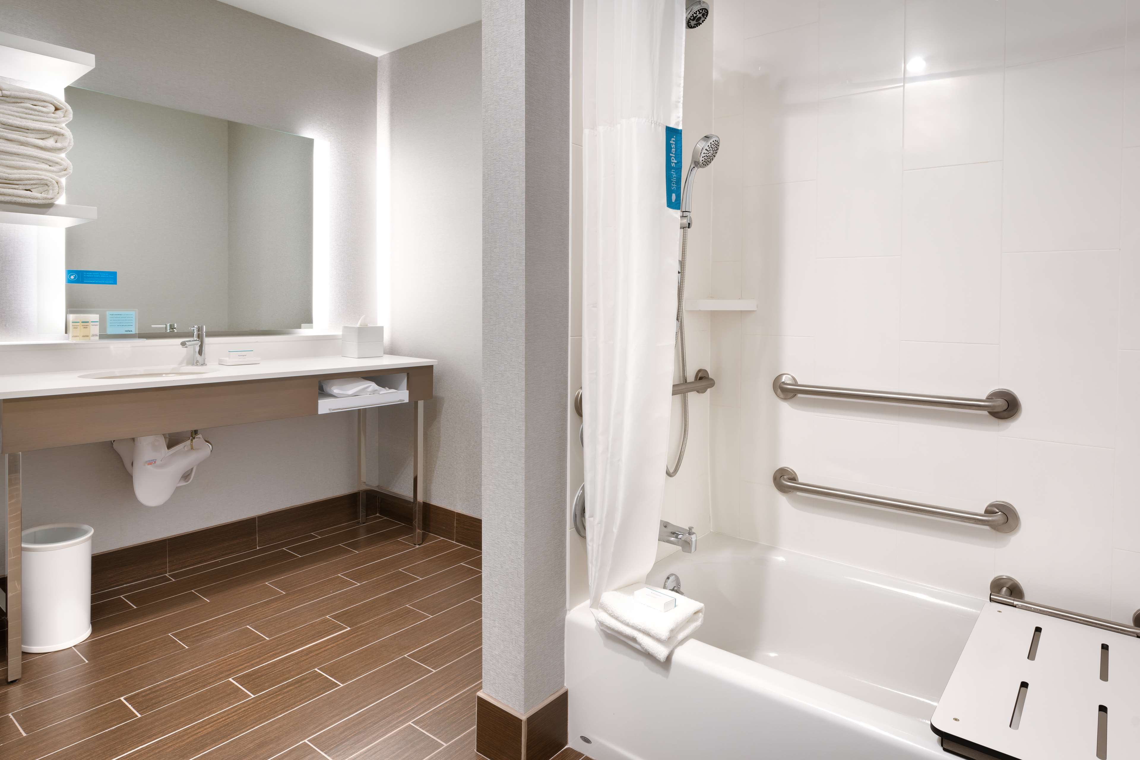 Guest room bath