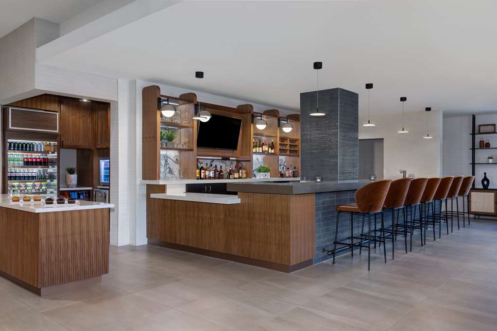 DoubleTree by Hilton Las Vegas East Flamingo Image
