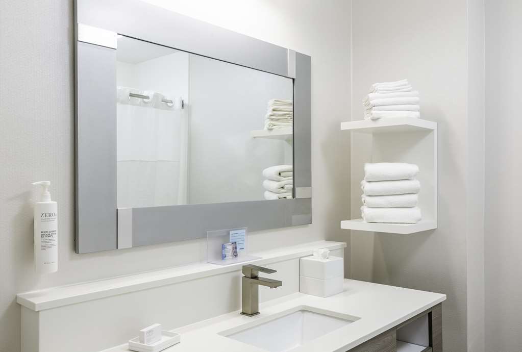 Hampton Inn East Windsor Image