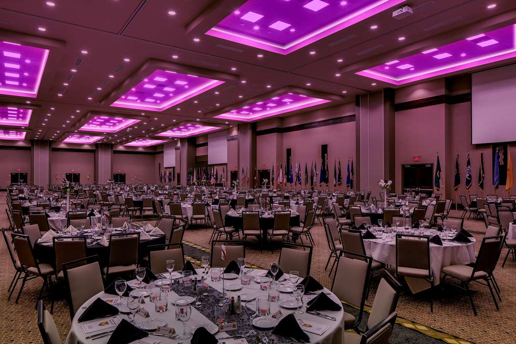 Hilton Garden Inn Manhattan Image