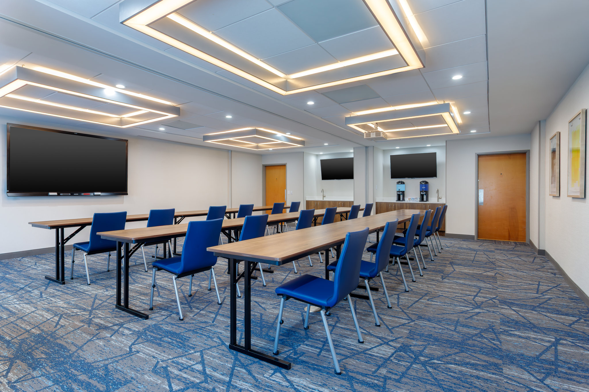 Holiday Inn Express & Suites Lancaster by IHG Image