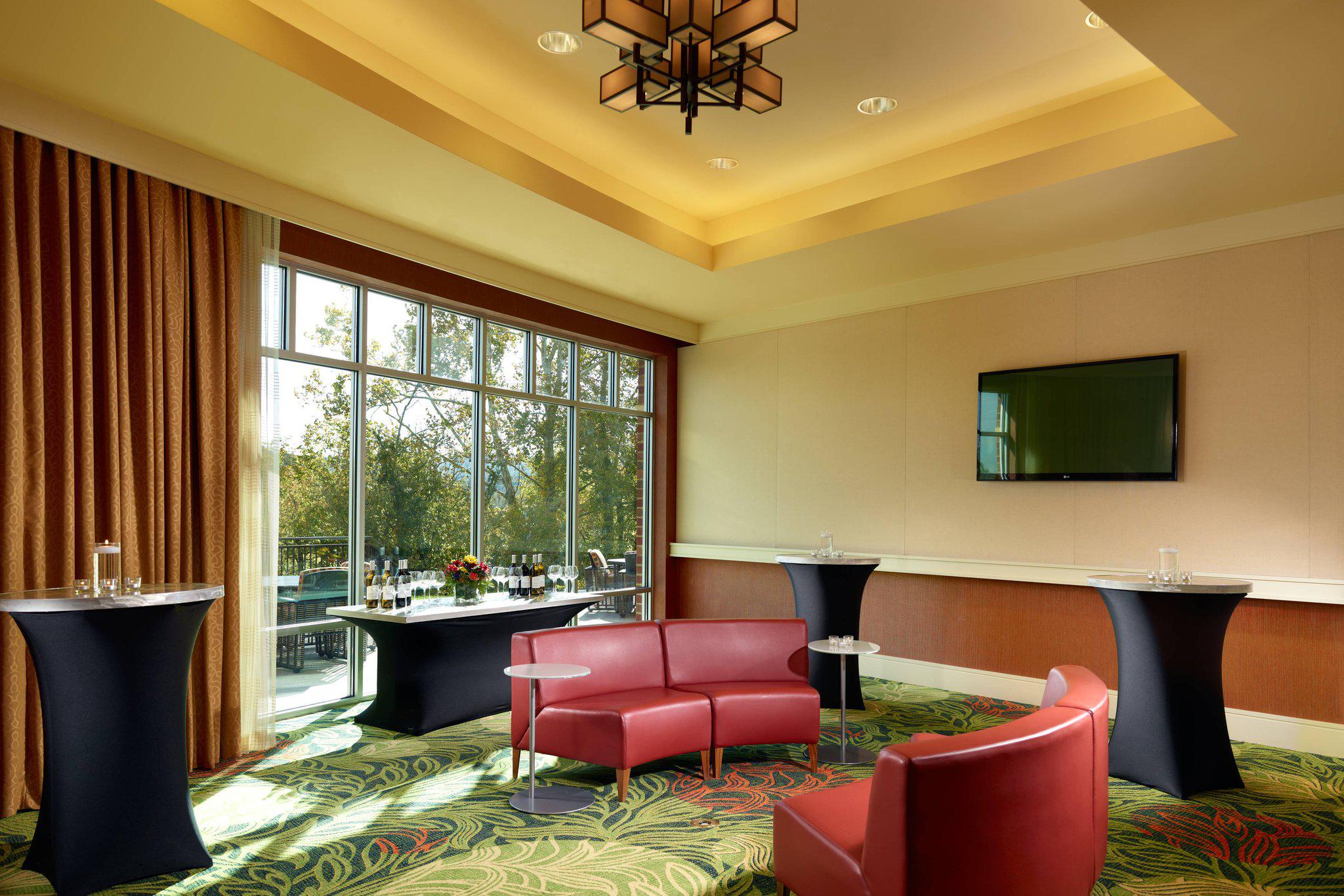 MeadowView Conference Resort & Convention Center Photo