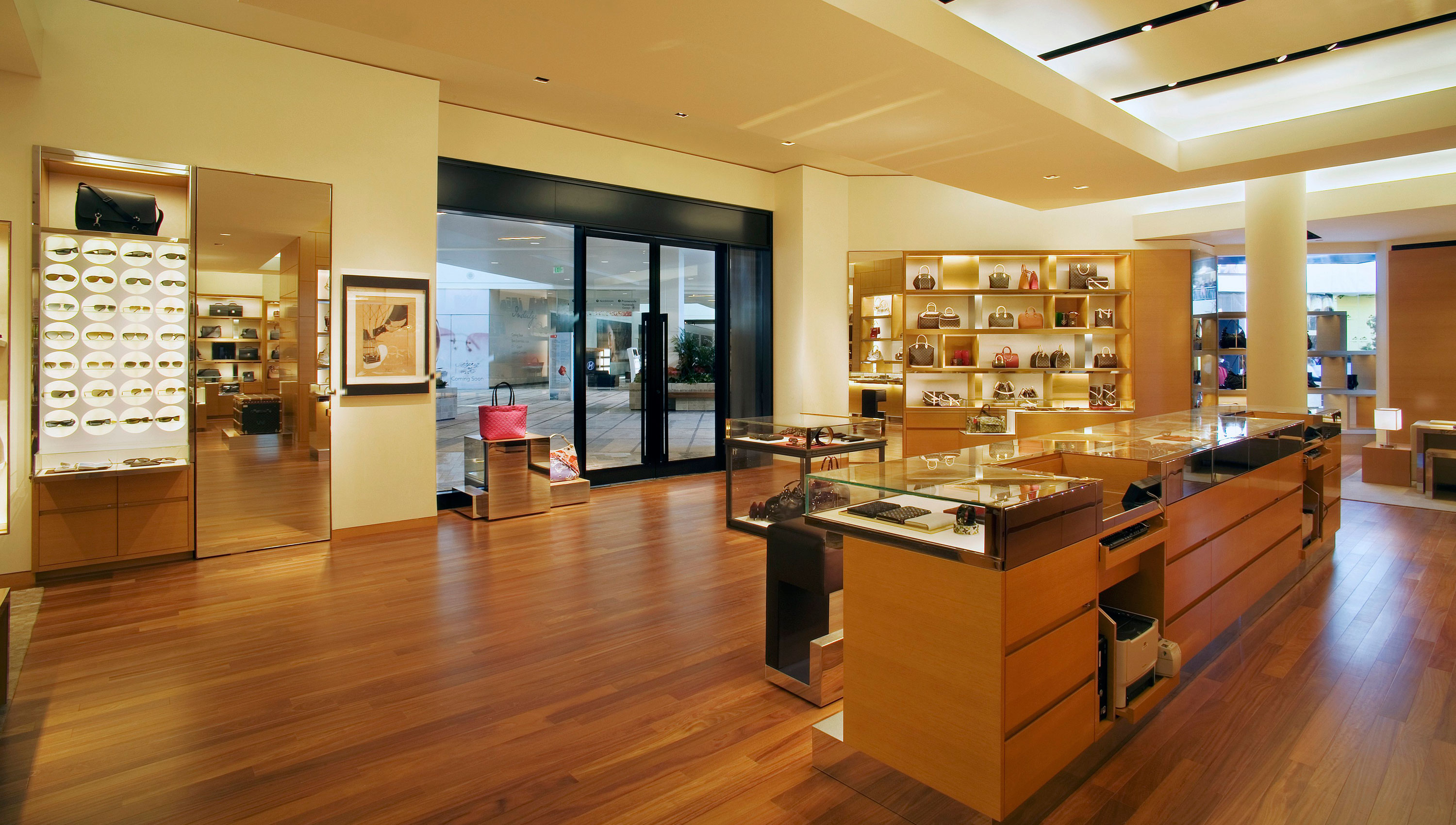 Louis Vuitton Roseville Sacramento, 1151 Galleria Blvd, Level 1