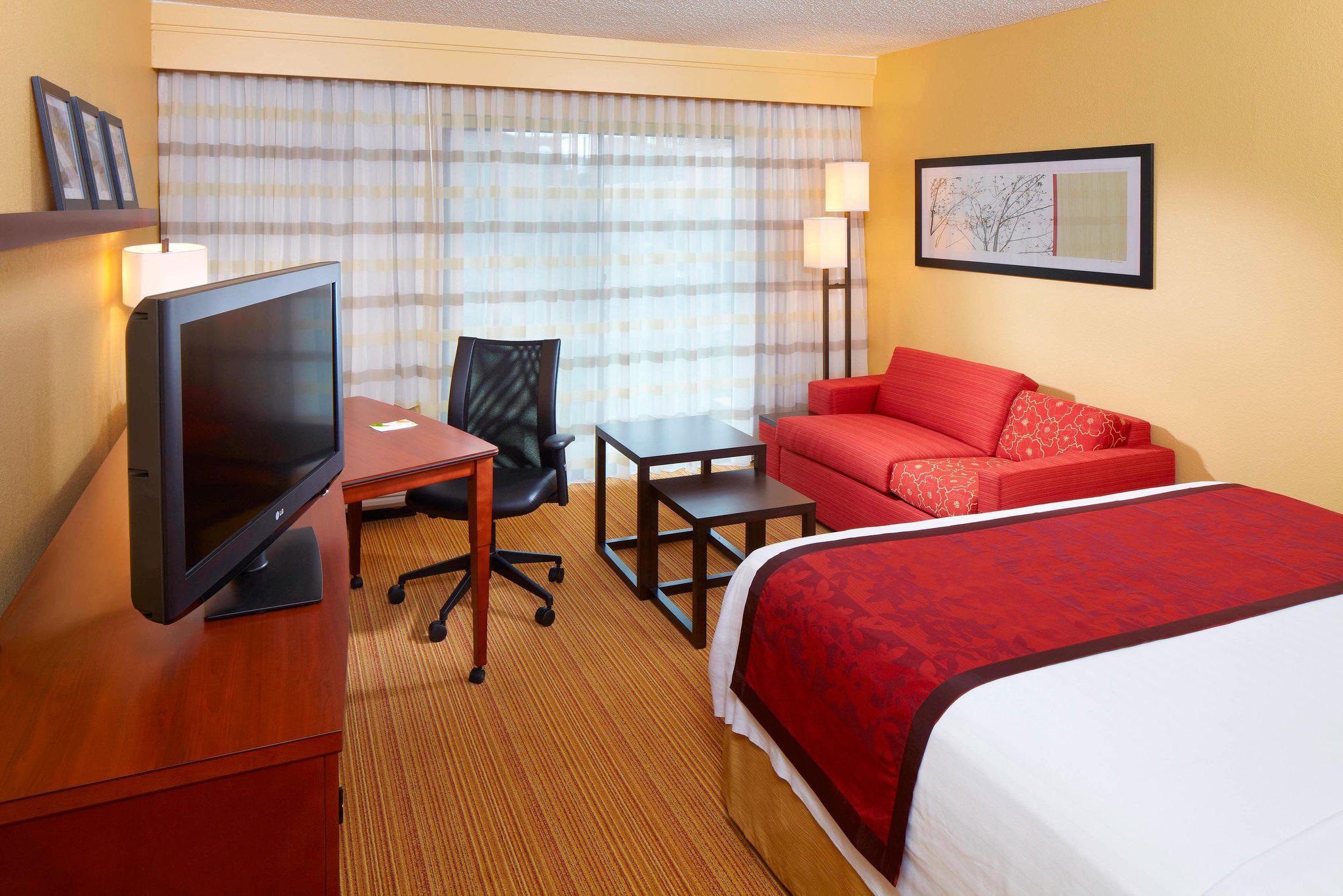 Courtyard by Marriott Bettendorf Quad Cities Photo