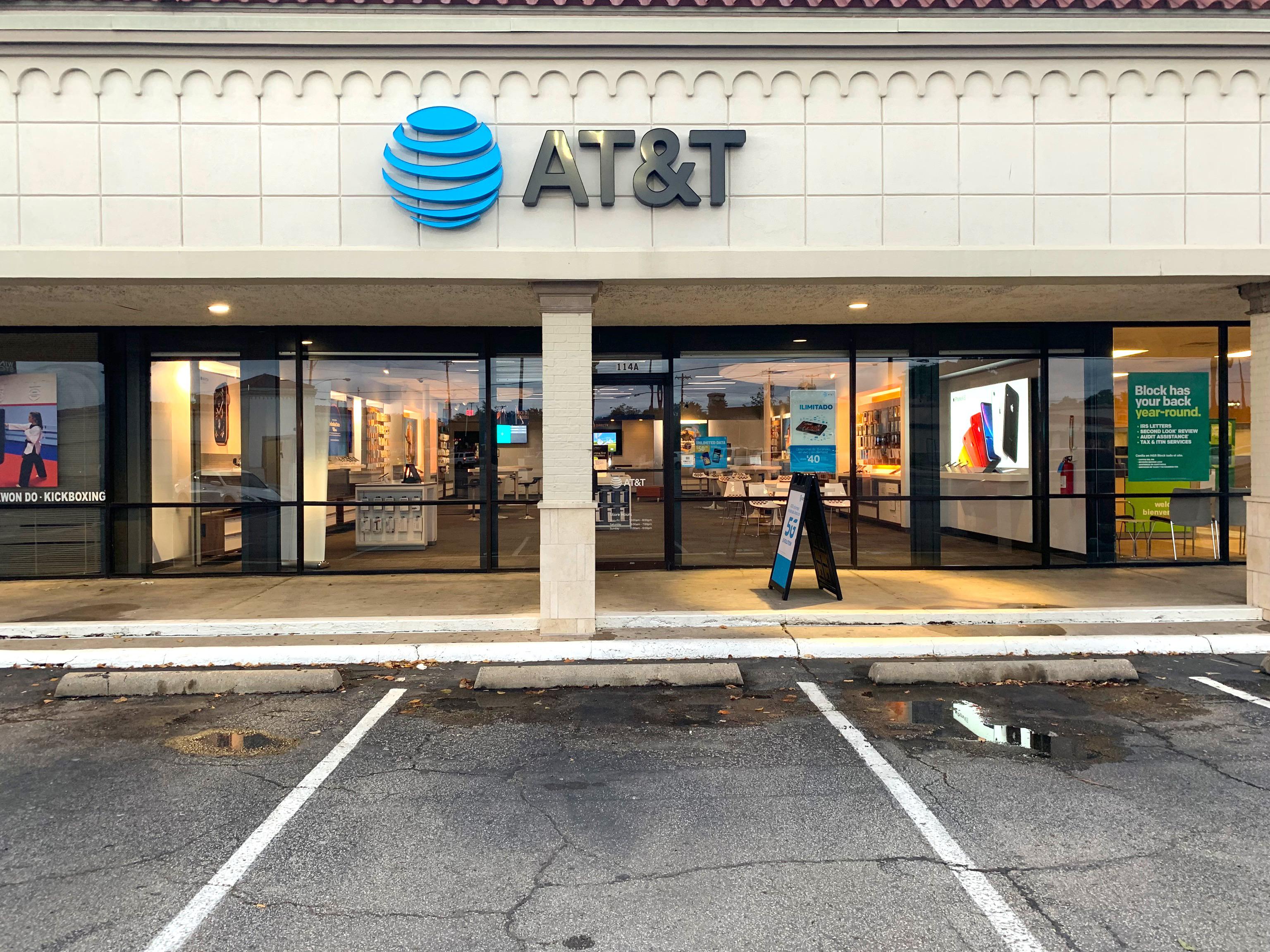 AT&T Store Photo