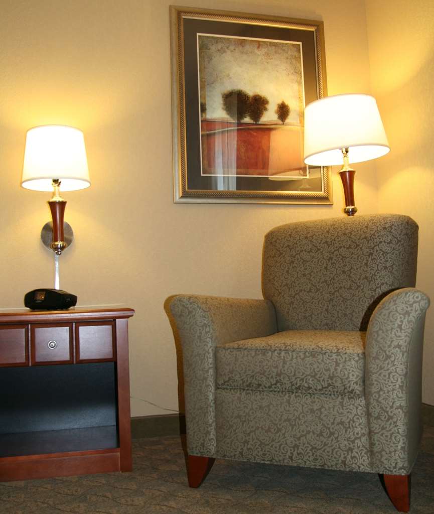 Hampton Inn & Suites Paducah Image