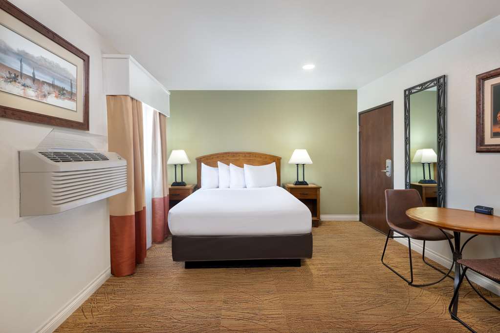 Best Western Red Hills Image